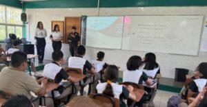 Previenen acoso escolar y cibernético en estudiantes de secundaria
