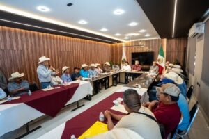 Américo Villarreal impulsa plan conjunto para la rehabilitación de caminos en Jaumave